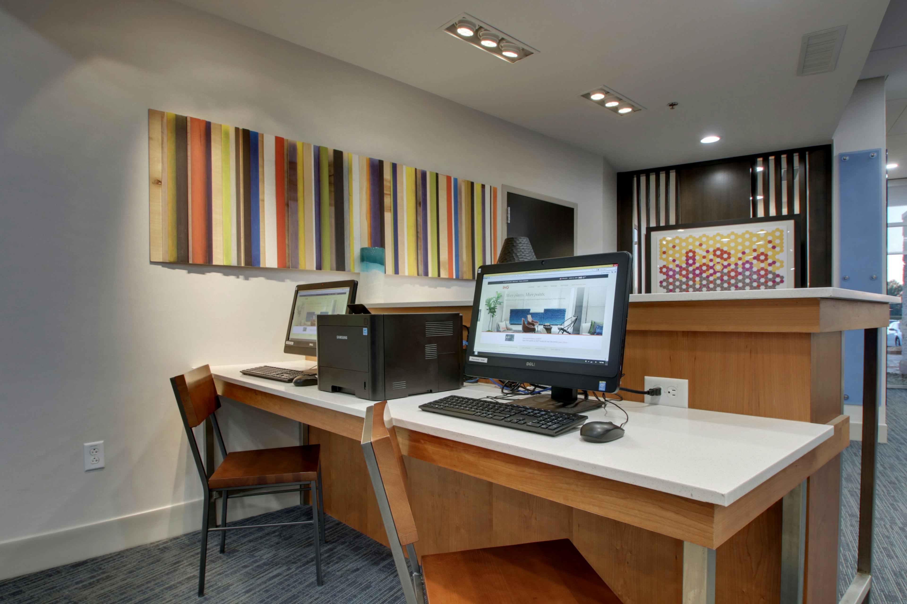 Holiday Inn Express Suites Mount Vernon 50/57