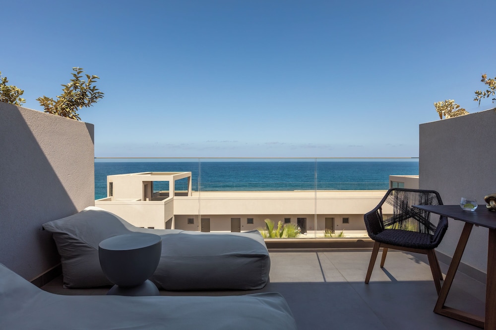 Castelo Boutique Suites by the sea 71/76