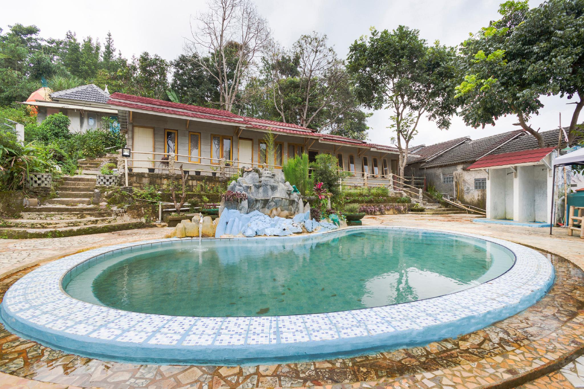 OYO 3040 D pineapple Villa 30/32