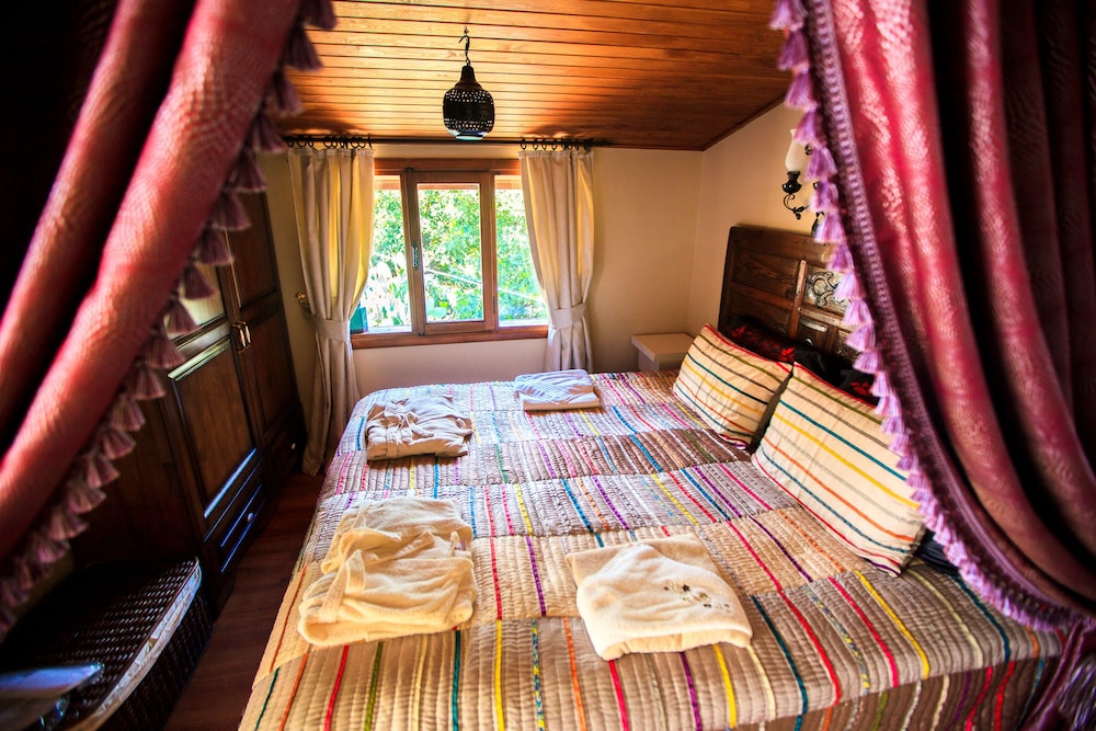 Lemon Villa Hotel 42/74