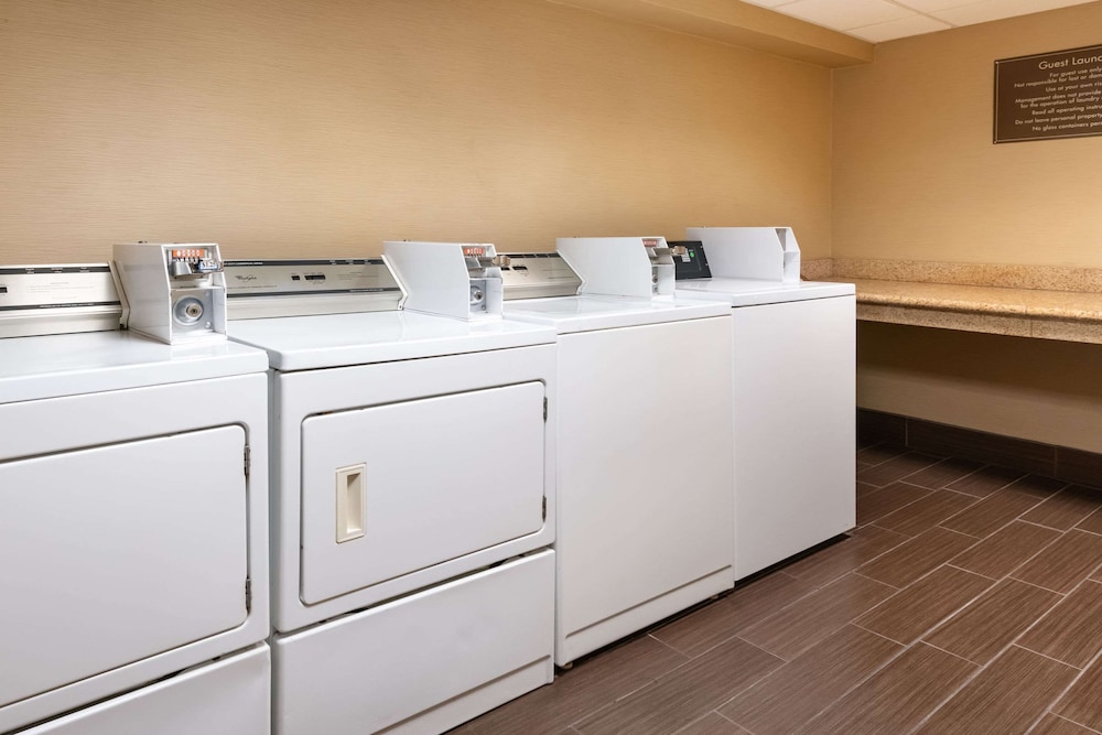 Comfort Suites Goodyear West Phoenix 16/33