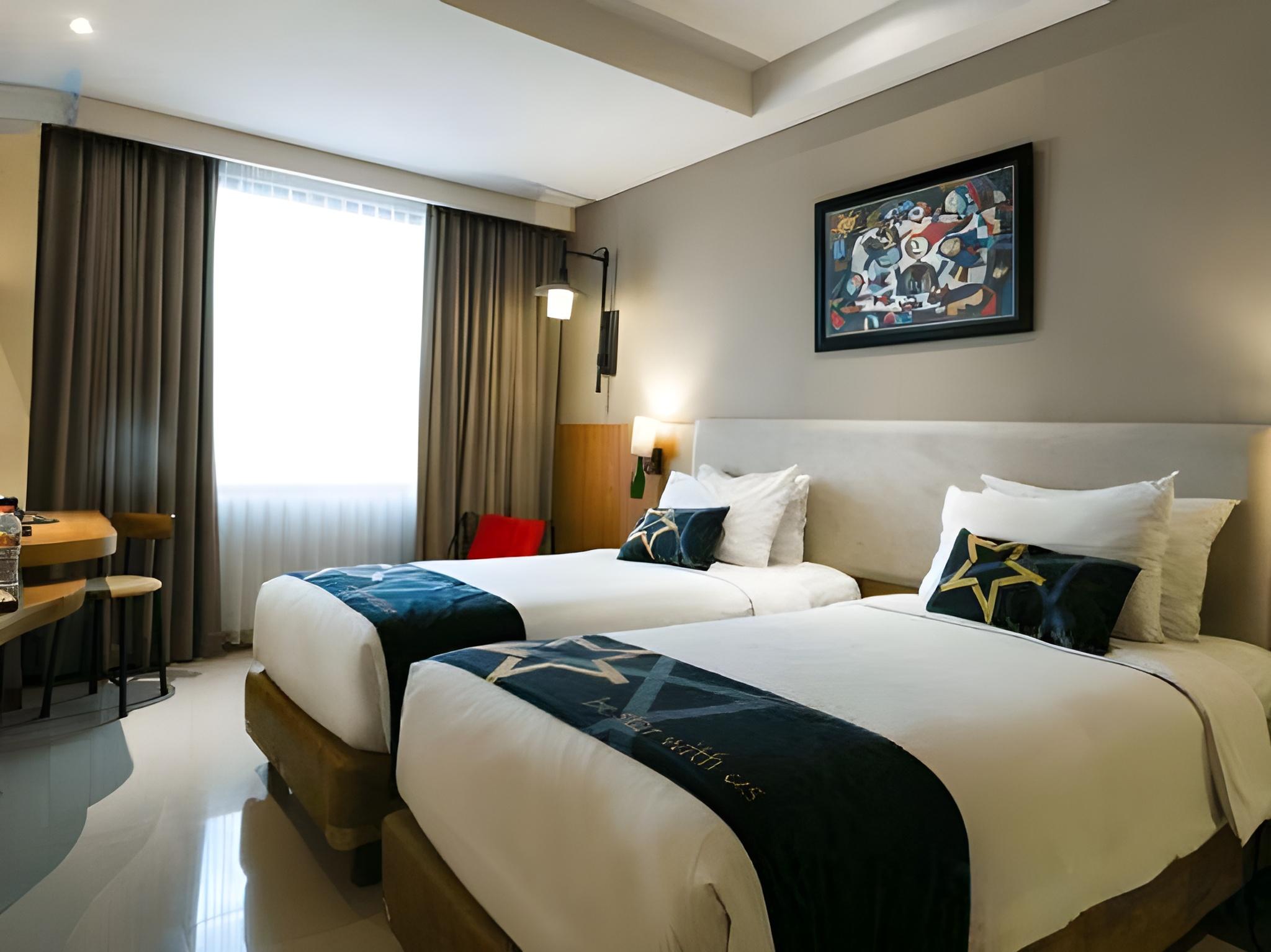 Relax, Star, Queen Bed