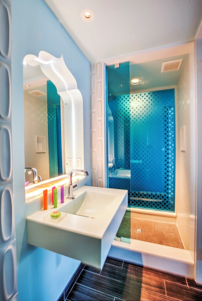 Gold, Studio, Suite, King Bed، Dream South Beach by Hyatt 7/7