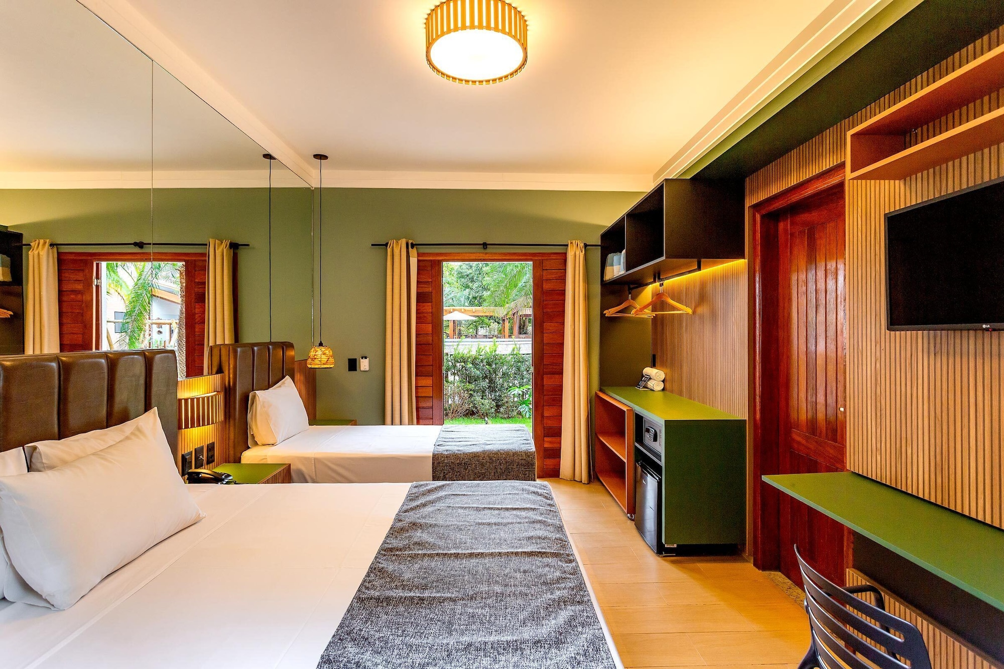 Excellence, Apartment, Queen and Twin Beds, Pool View