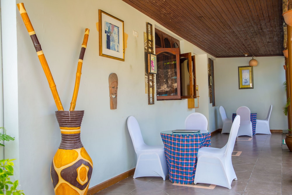 Saadani Tourist Center - Hostel 8/23