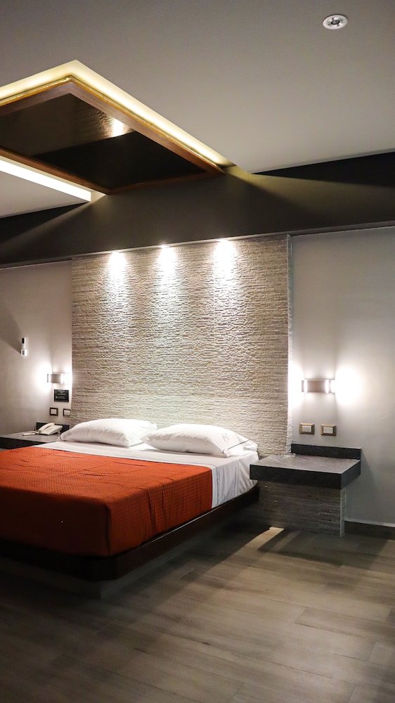 Hotel Myst 15/25