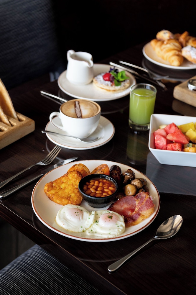 Radisson Blu Hotel, London Heathrow 45/55
