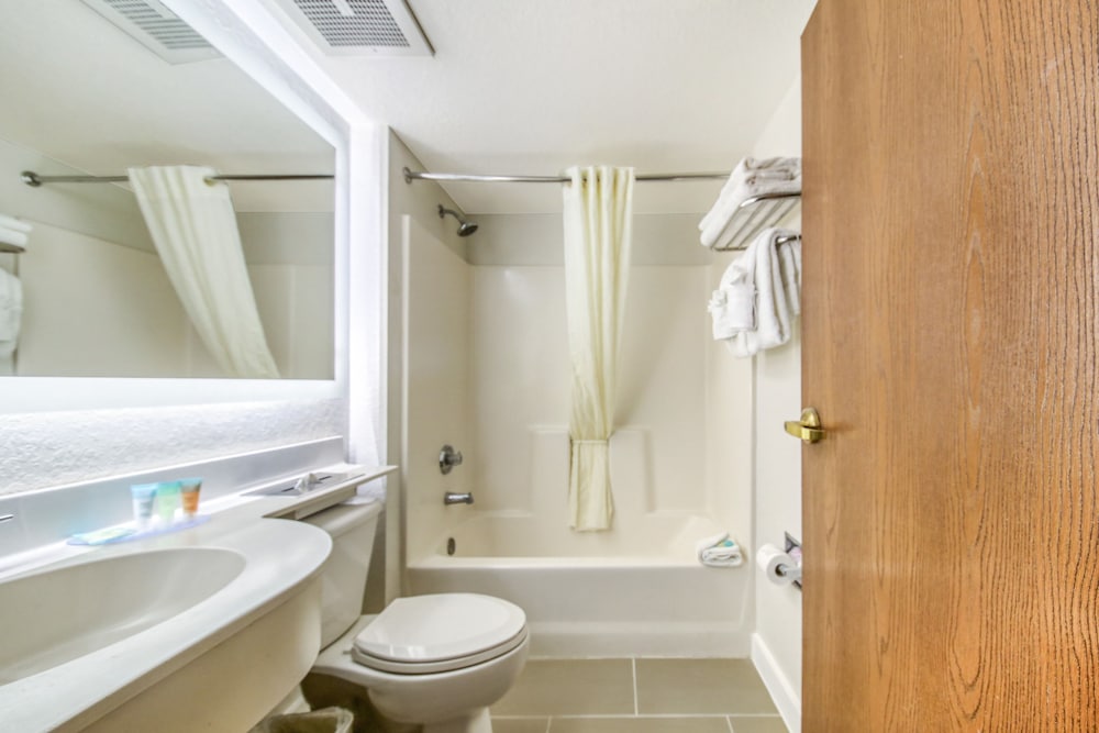 Baymont by Wyndham Orlando-International Dr-Universal Blvd 46/50