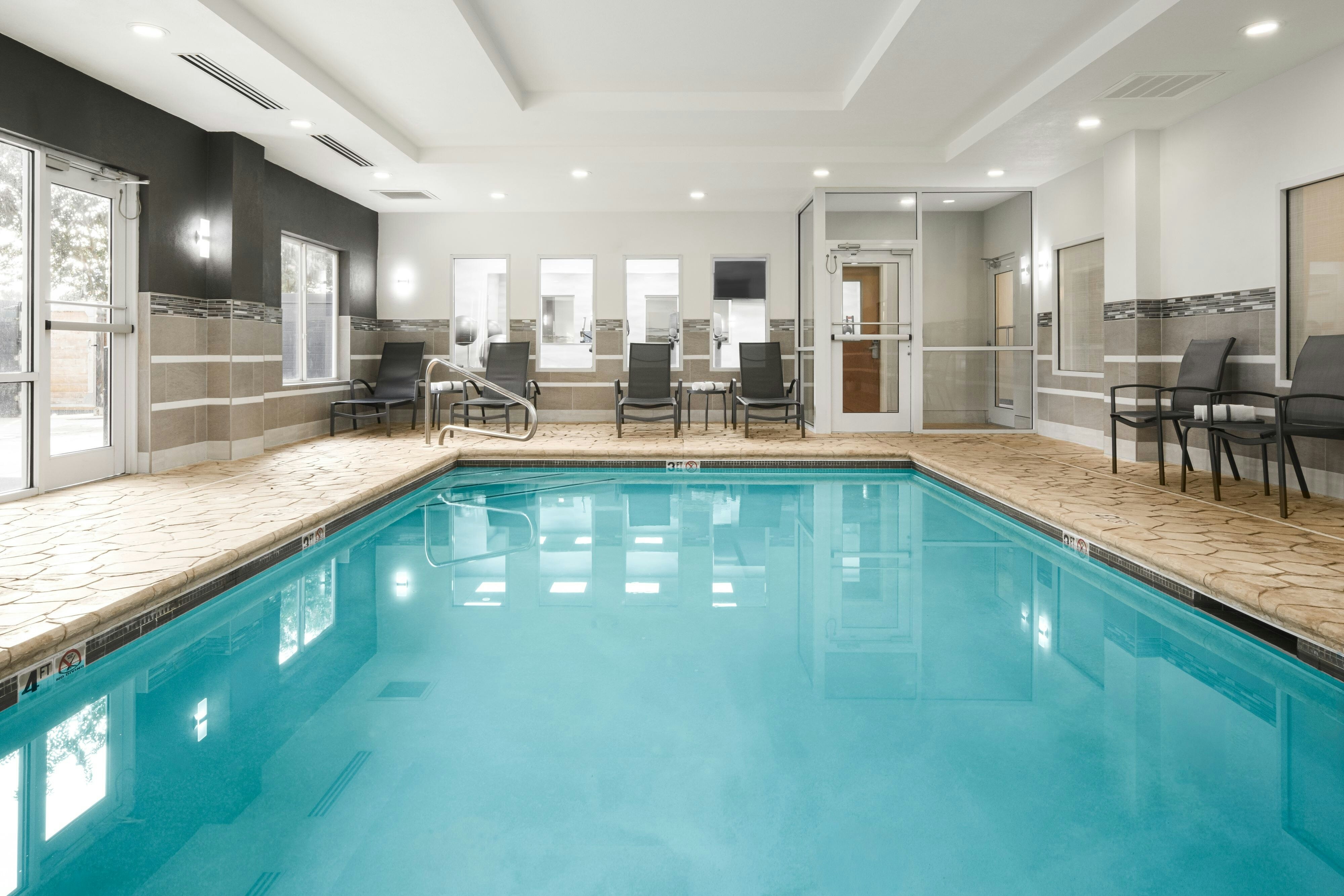 Fairfield Inn Suites Cleveland 8/25