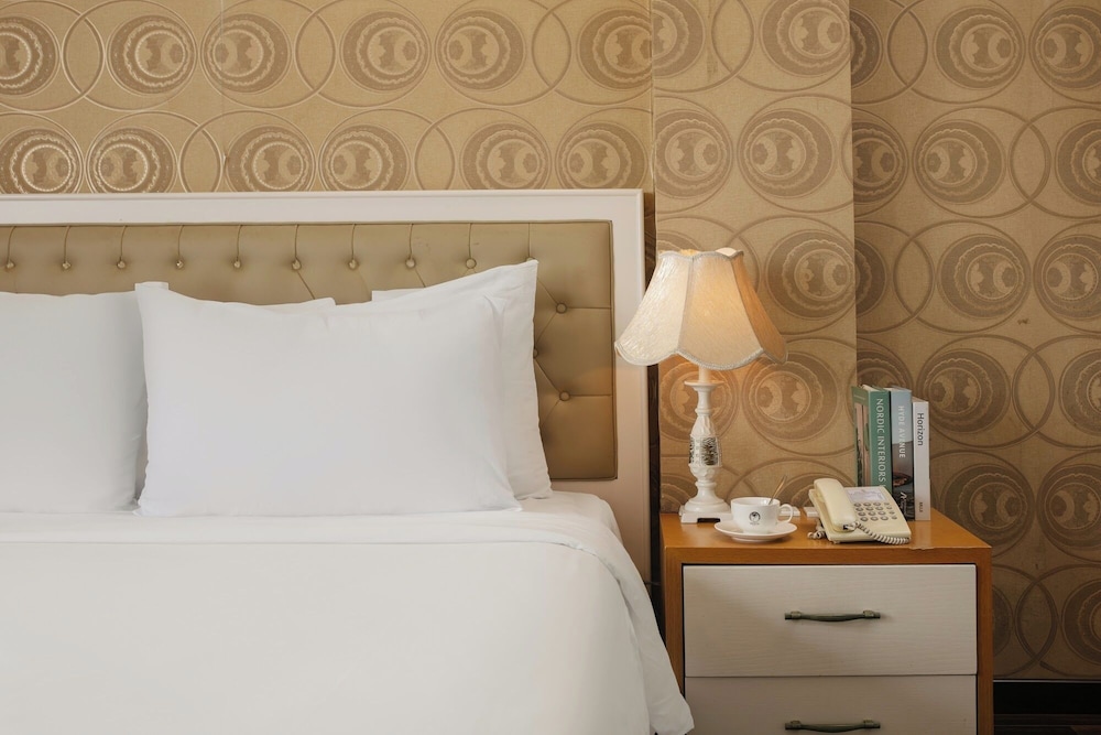 Nesta Hotel 35/64
