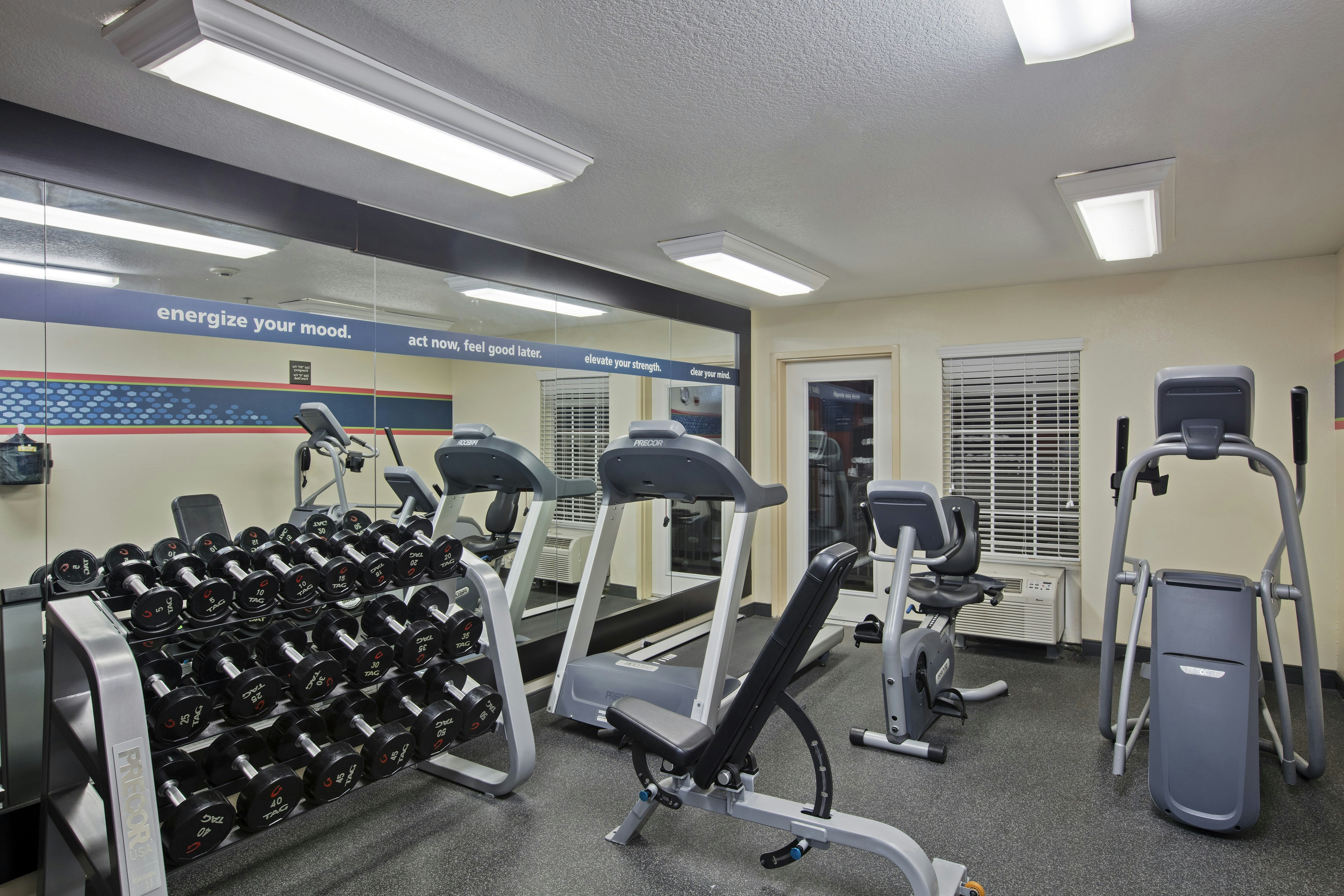 Hampton Inn and Suites Hermosa Beach 26/43