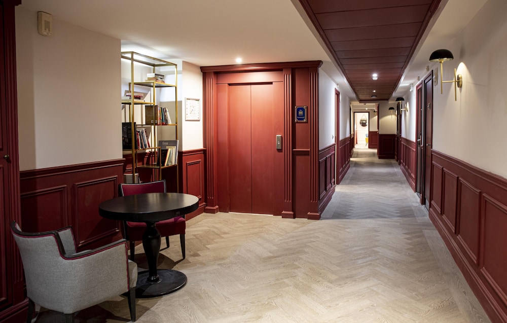 Royal Hotel Montpellier 39/47