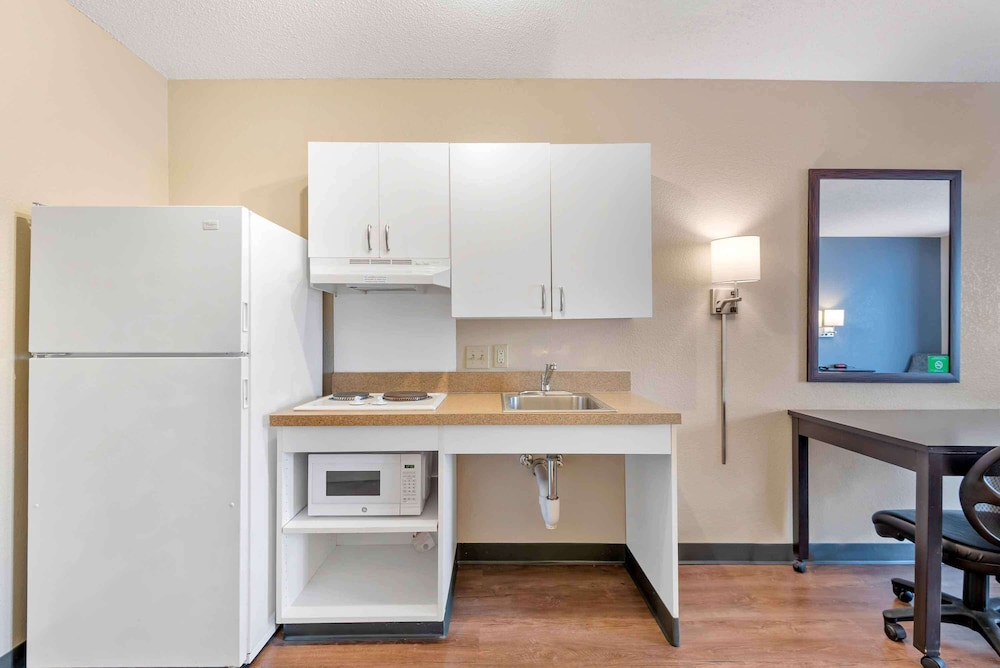 Extended Stay America Suites Miami Airport Doral 33/39
