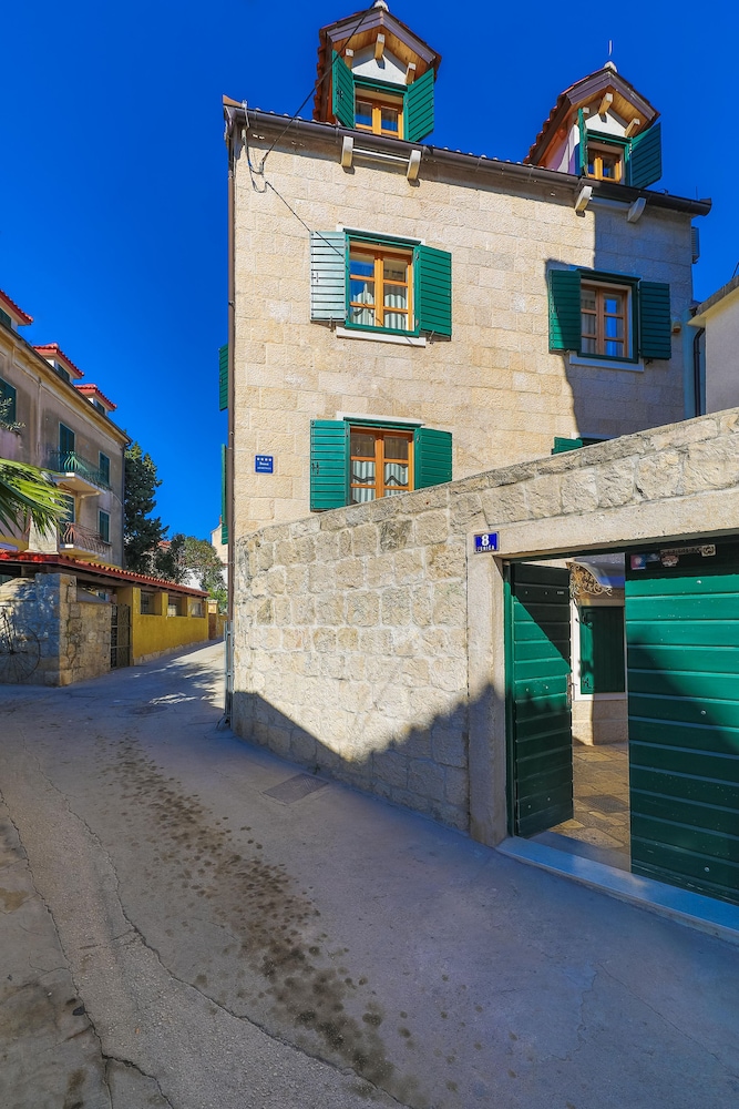 APARTMENTS PERLA 30/42