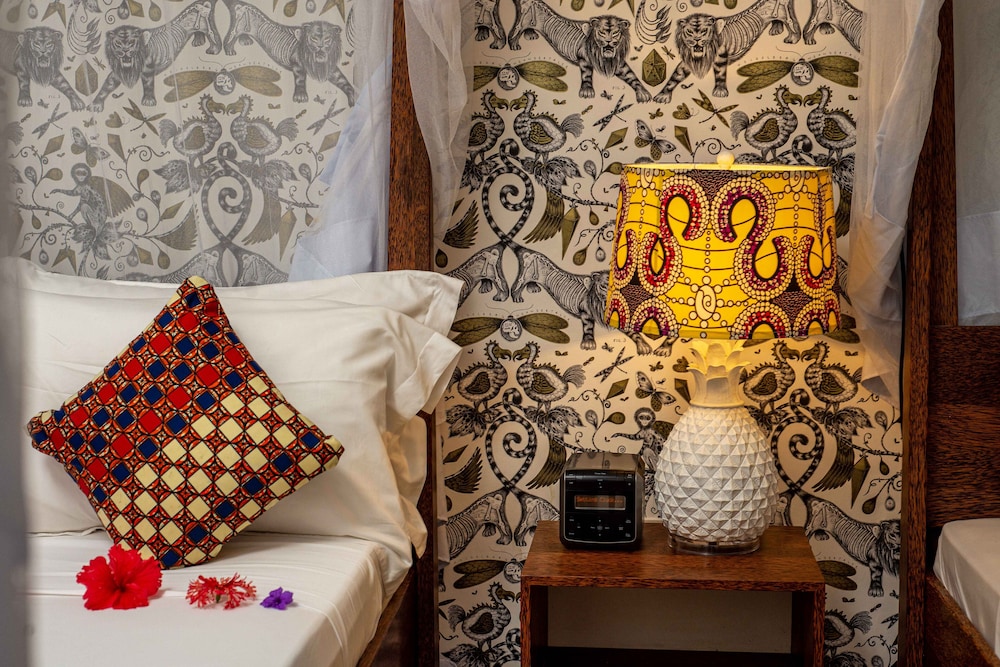 Z Hotel & Z2 Hotel 23/74