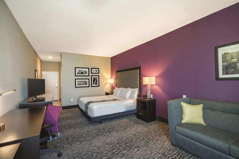 La Quinta Inn & Suites by Wyndham Memphis Downtown 15/36