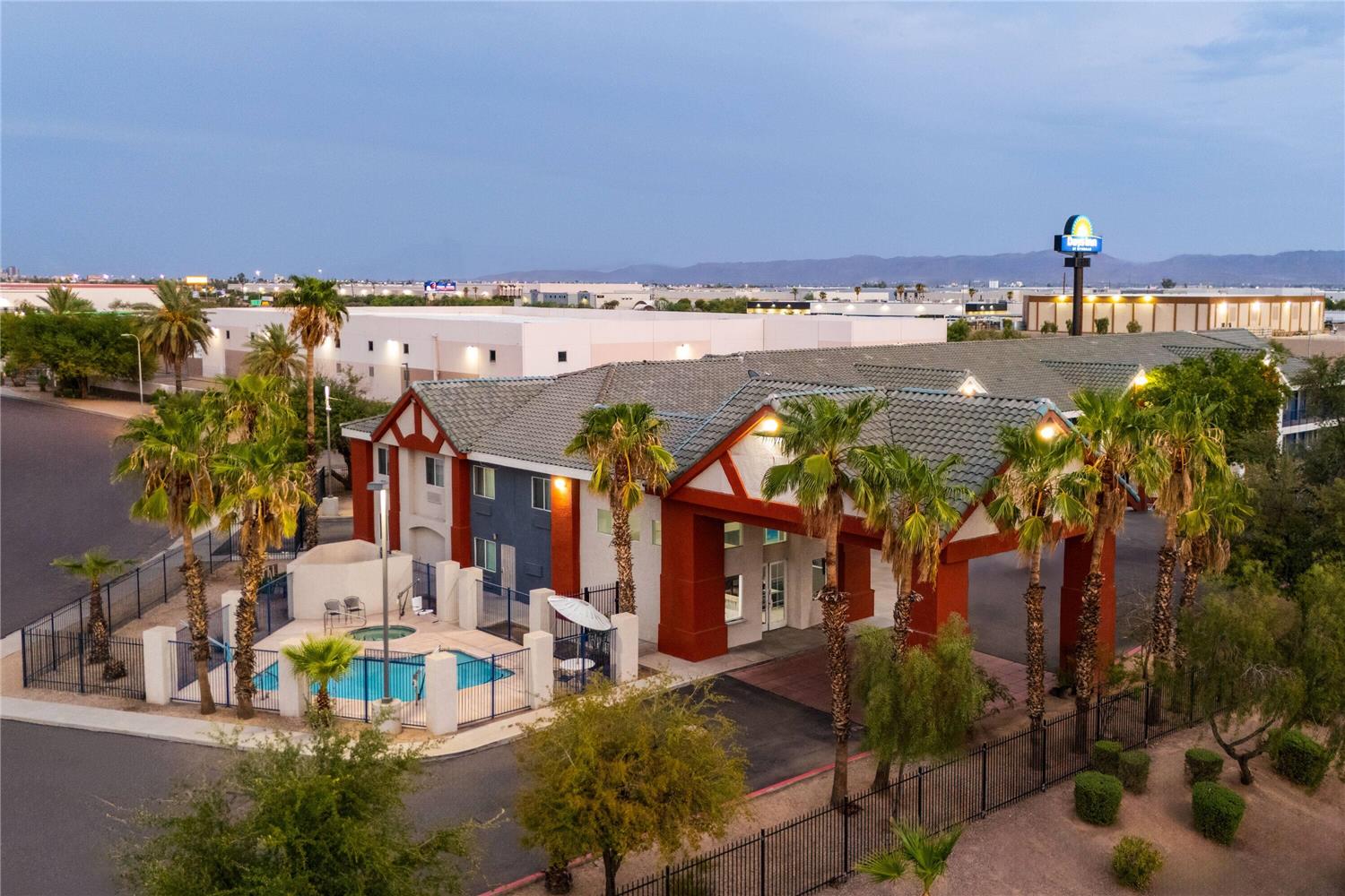 Days Inn by Wyndham Phoenix West 1/14