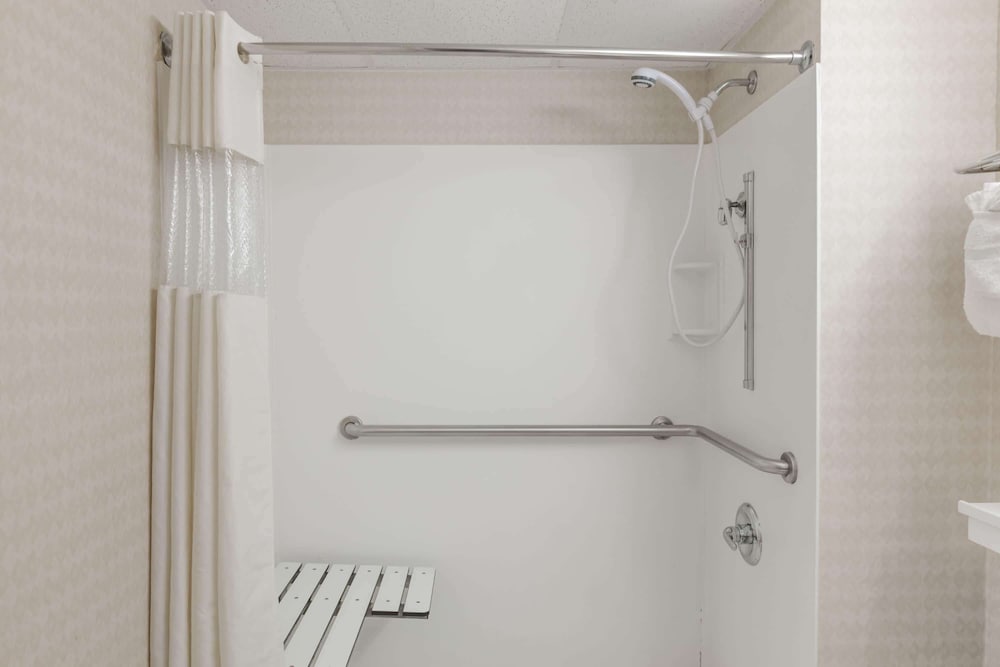 Travelodge Inn & Suites by Wyndham Albany 14/34