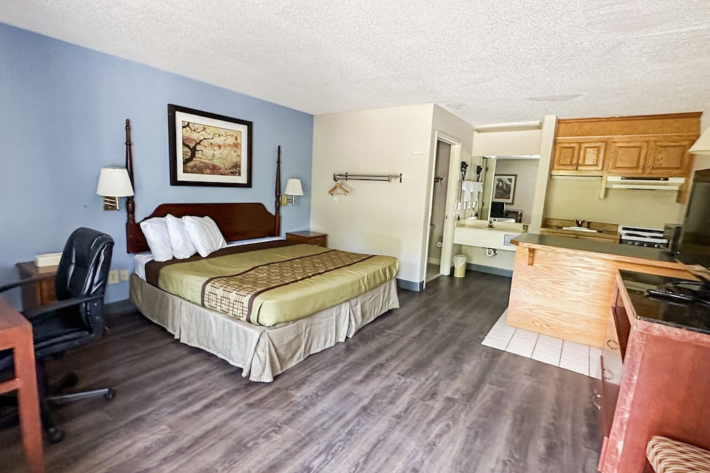 Executive Inn By OYO Ridgeway I-77 8/21