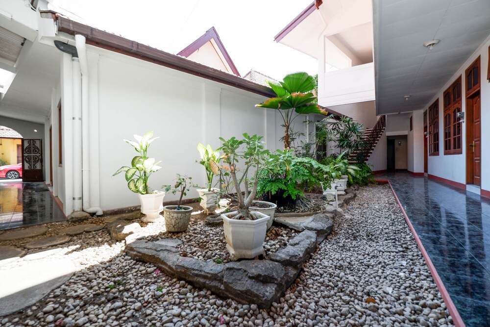 Super OYO Capital O 1644 Hotel Griya Kencana 7/59