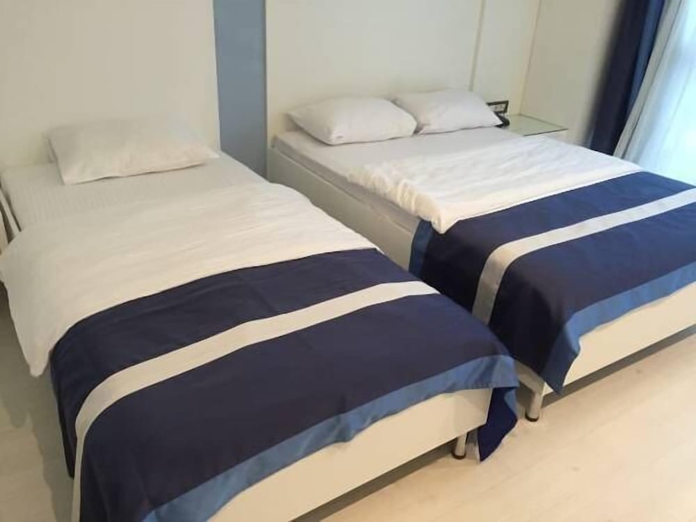 Sahin Hotel 2 13/36
