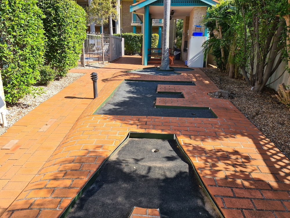 Beaches Serviced Apartments 40/46