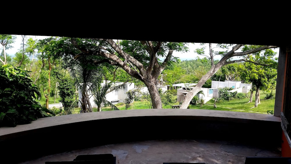 Hix Island House 47/50