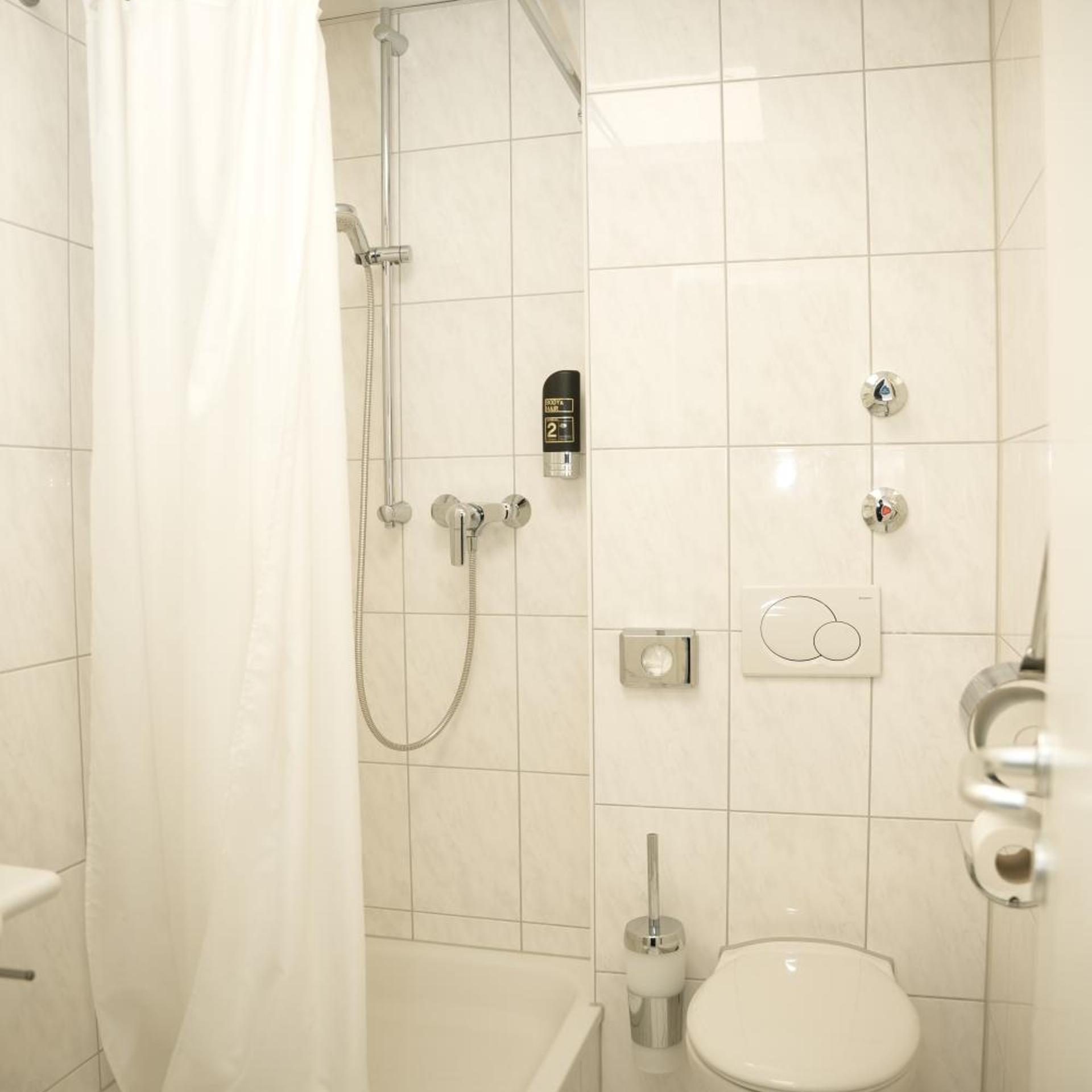 غرفة بسريرين منفصلين، Weber Hotel Mannheim 4/7