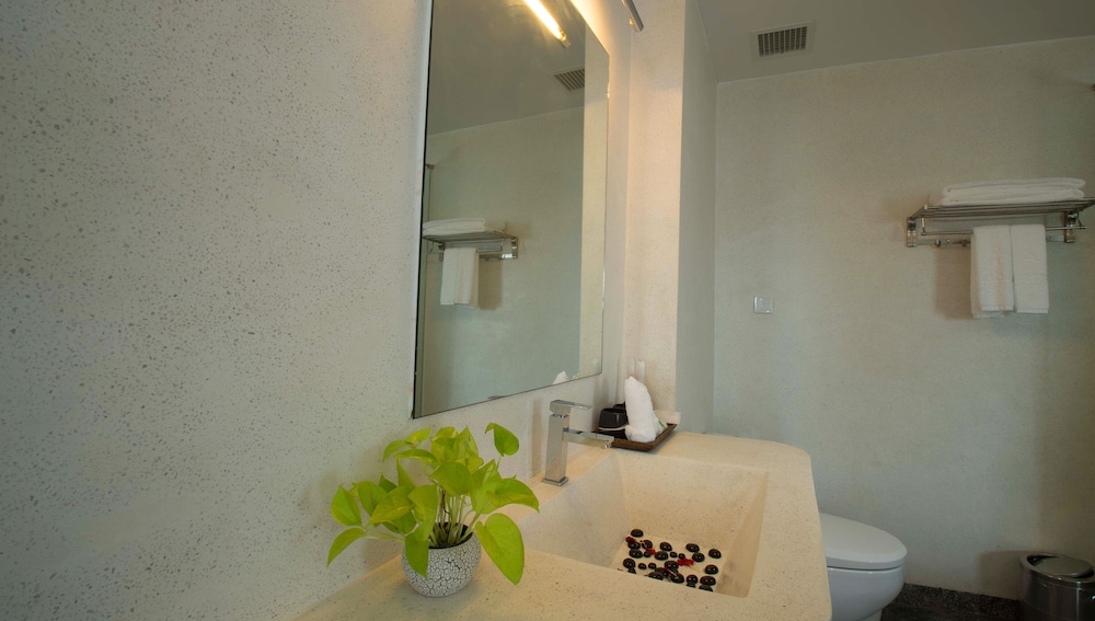 Almond Bassac River Hotel 47/49