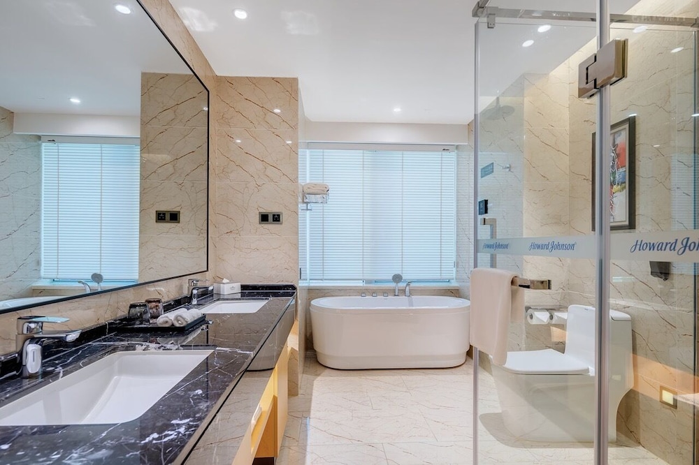 Howard Johnson by Wyndham Leonora Plaza Shanghai 42/48