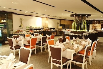 CROSS VIBE Bangkok Srinakarin 42/58