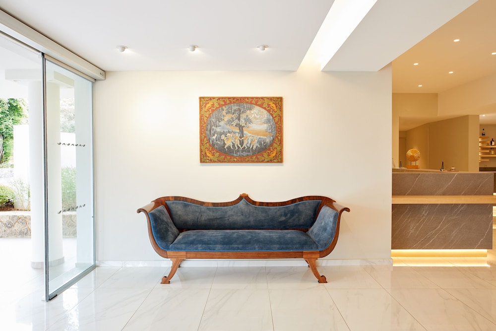Delfinia Hotel 8/43