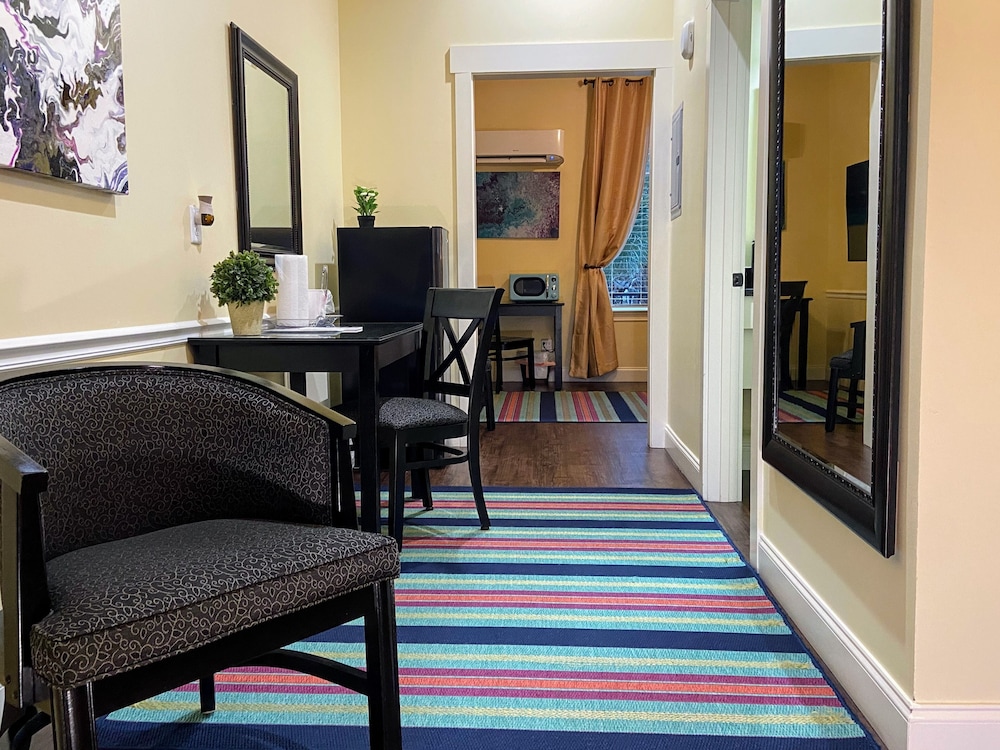 30 A Suites 42/79