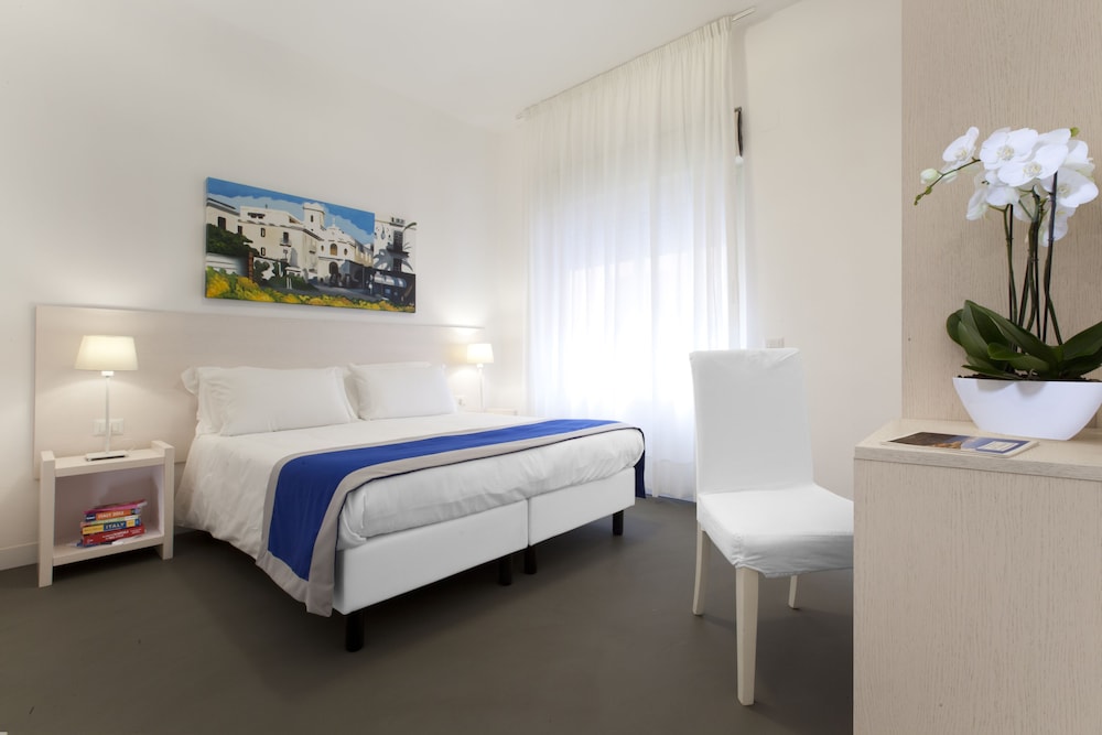 Tasso Suites 8/71