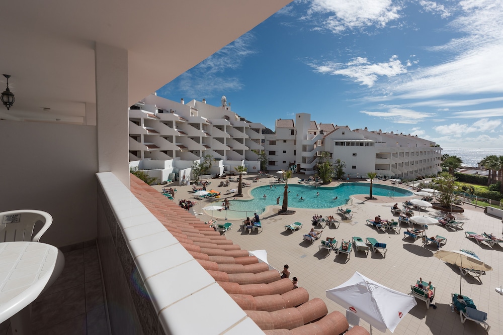 PALOMA BEACH APARTMENTS 9/57