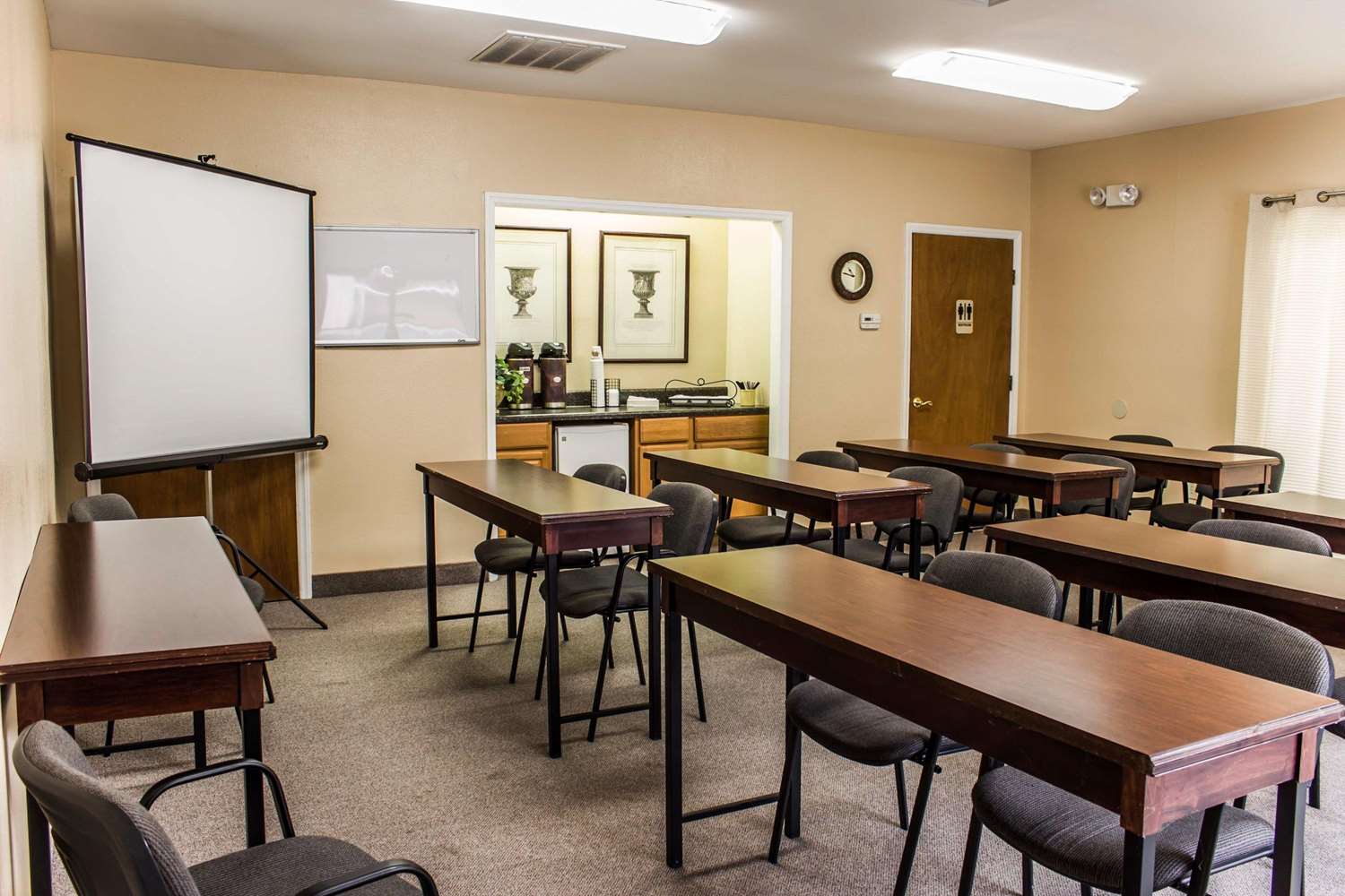Quality Inn Kinston Hwy 70 26/33