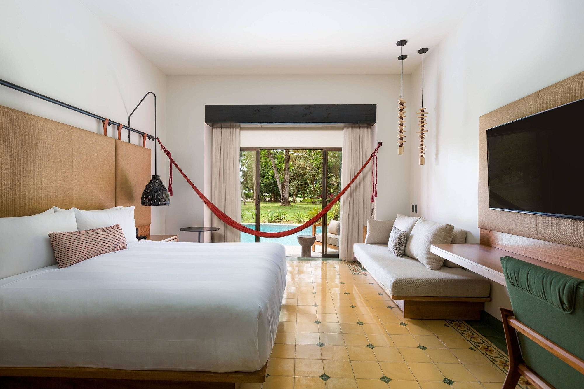 Room, King Bed, Pool Access