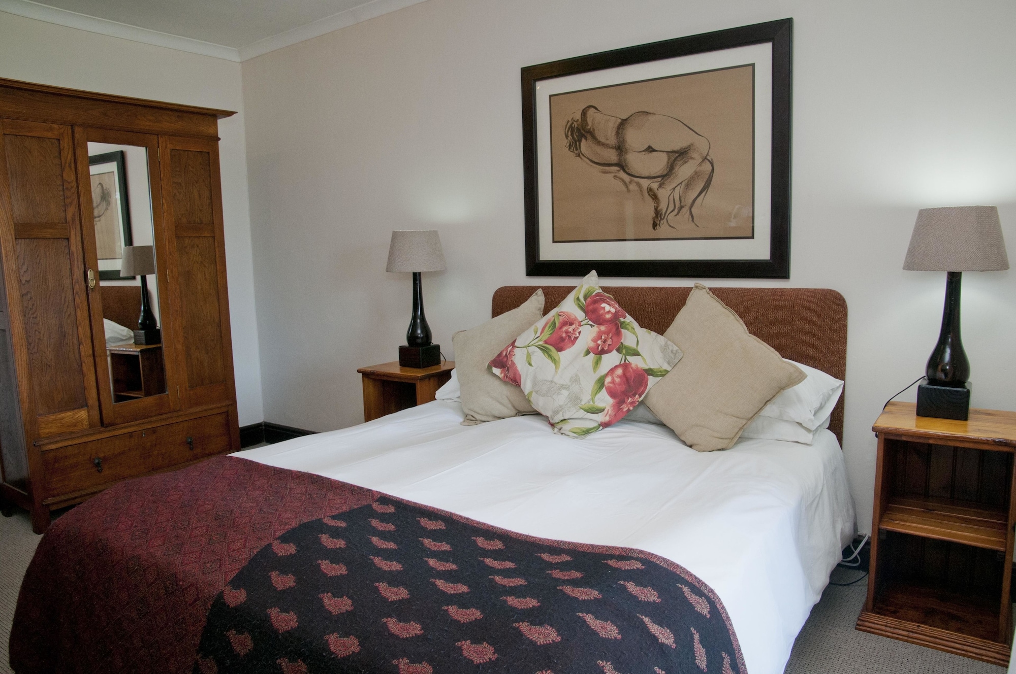 SUPERIOR, QUEEN BED, LAGOON VIEW