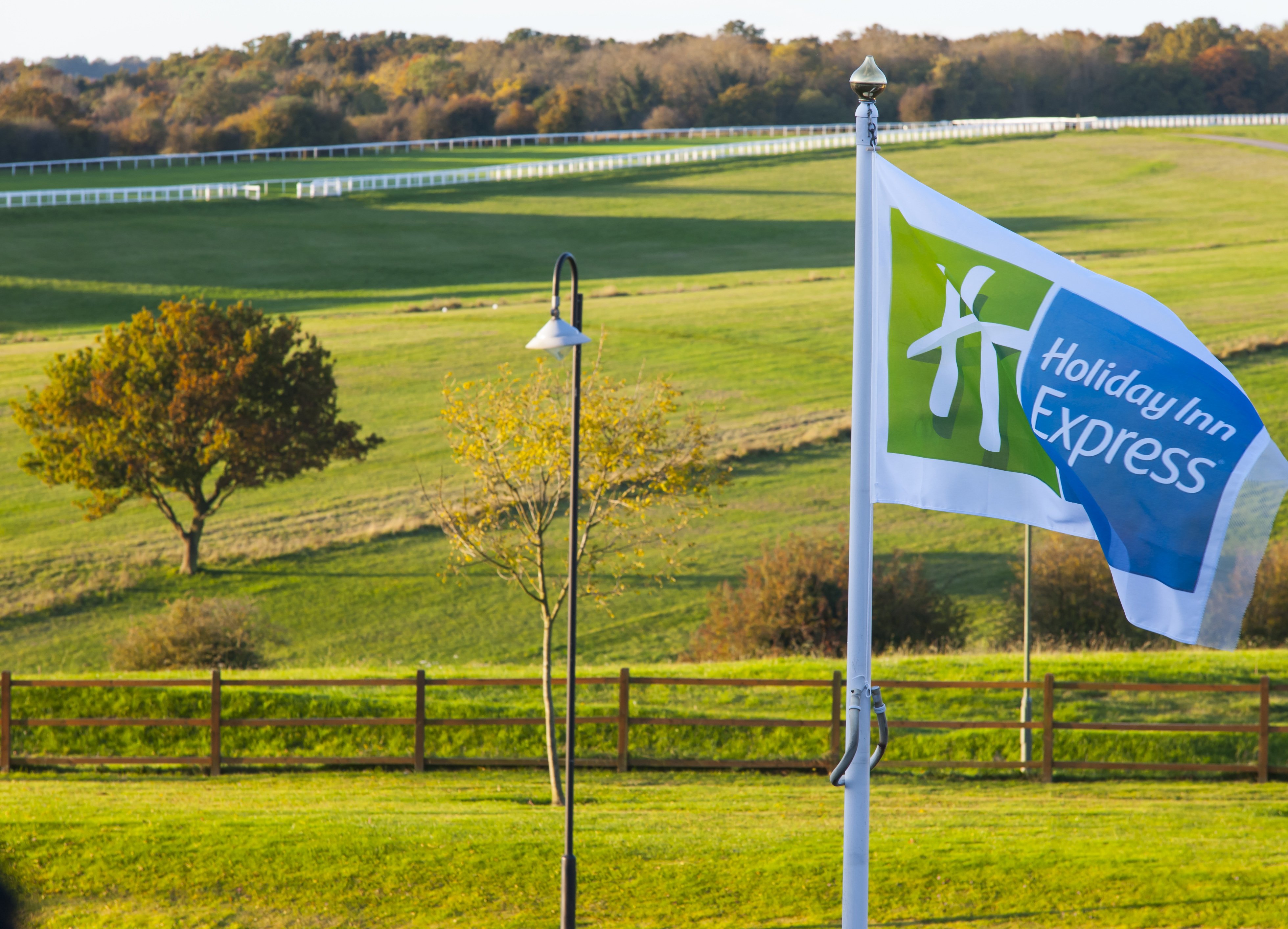 Holiday Inn Express London Epsom Downs 39/69