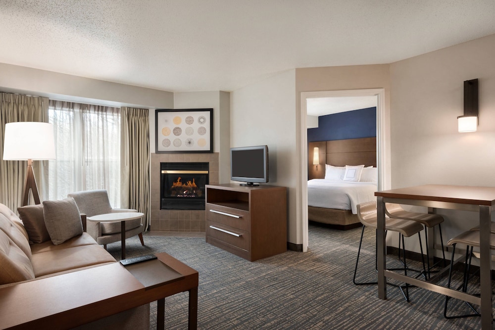 Residence Inn By Marriott West Springfield 20/35