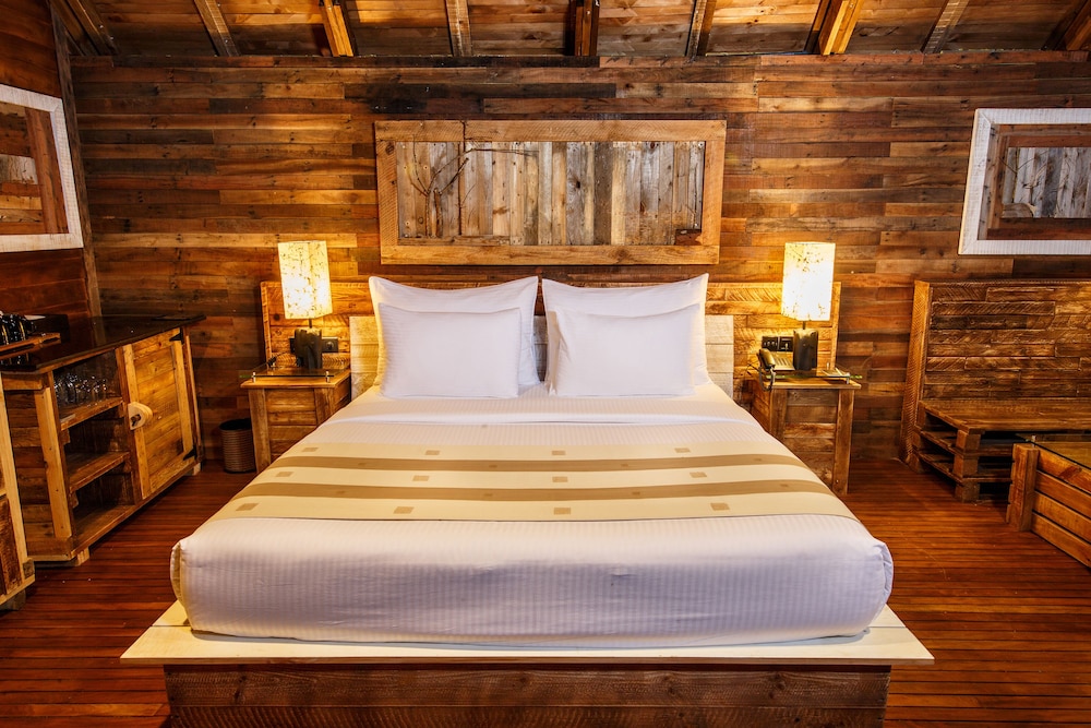 Wooden, Chalet, Queen Bed