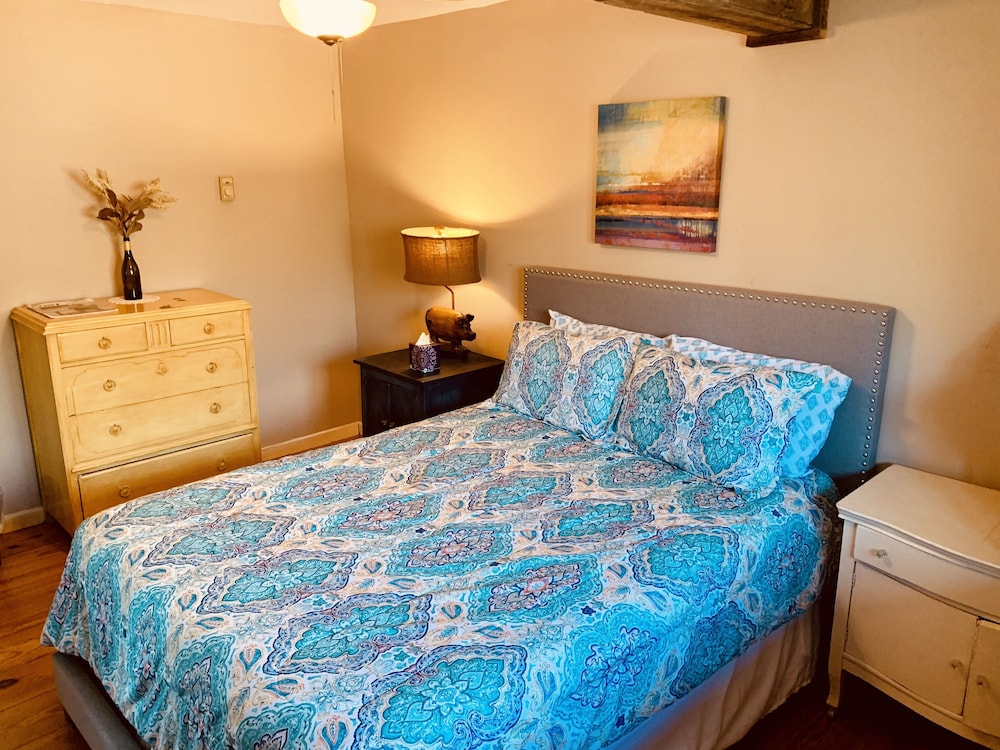 Good Place Farms Bed and Breakfast 11/71