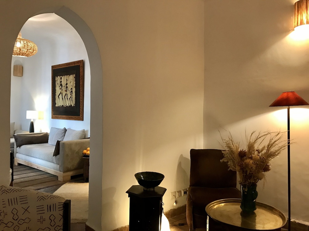 Riad Dar Zaman 11/69