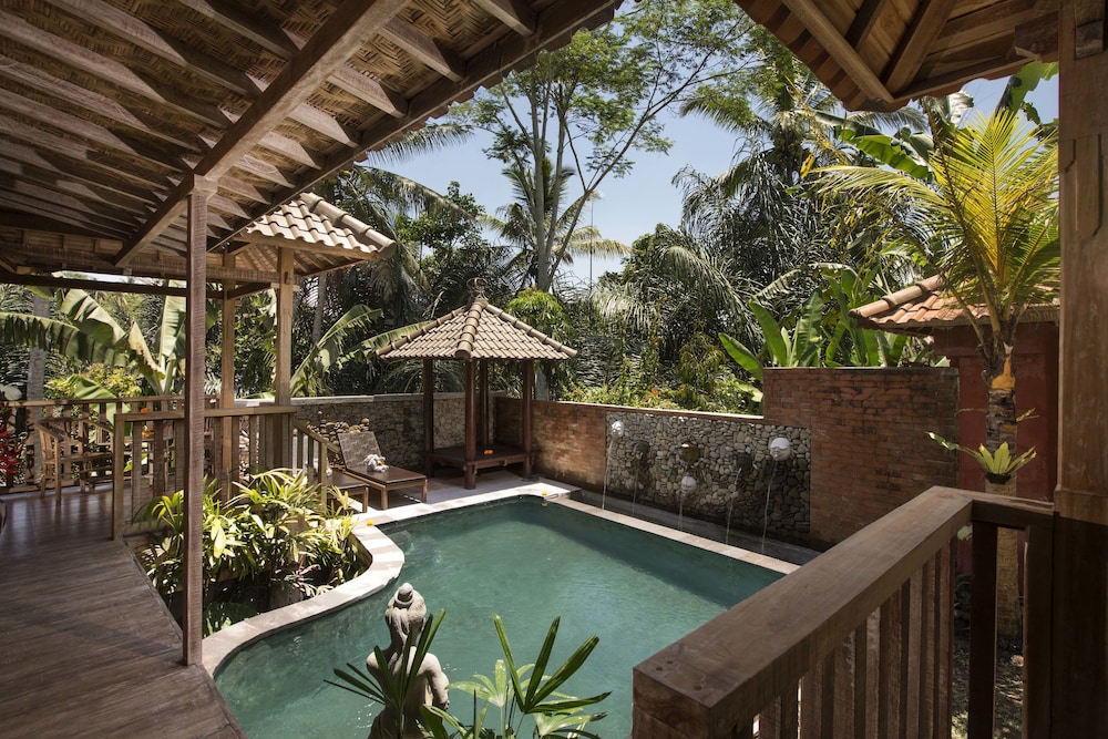 PONDOK SEBATU VILLA 7/73
