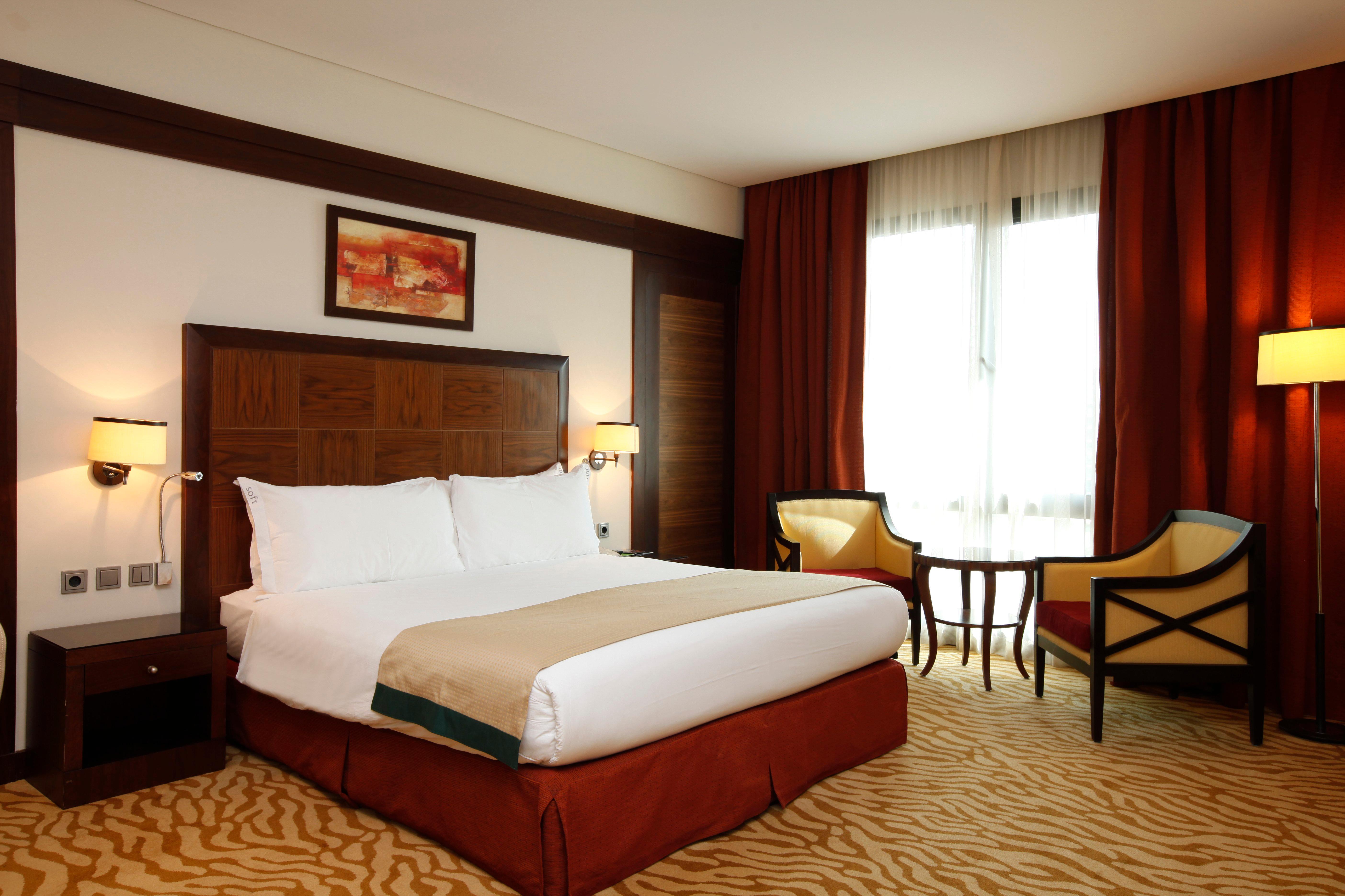 غرفة بسرير كينج، هوليداي إن - العليا(Holiday Inn Olaya) 2/3