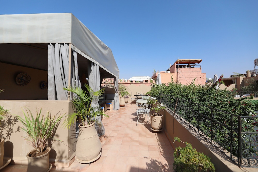 Riad Noor Charana 47/50