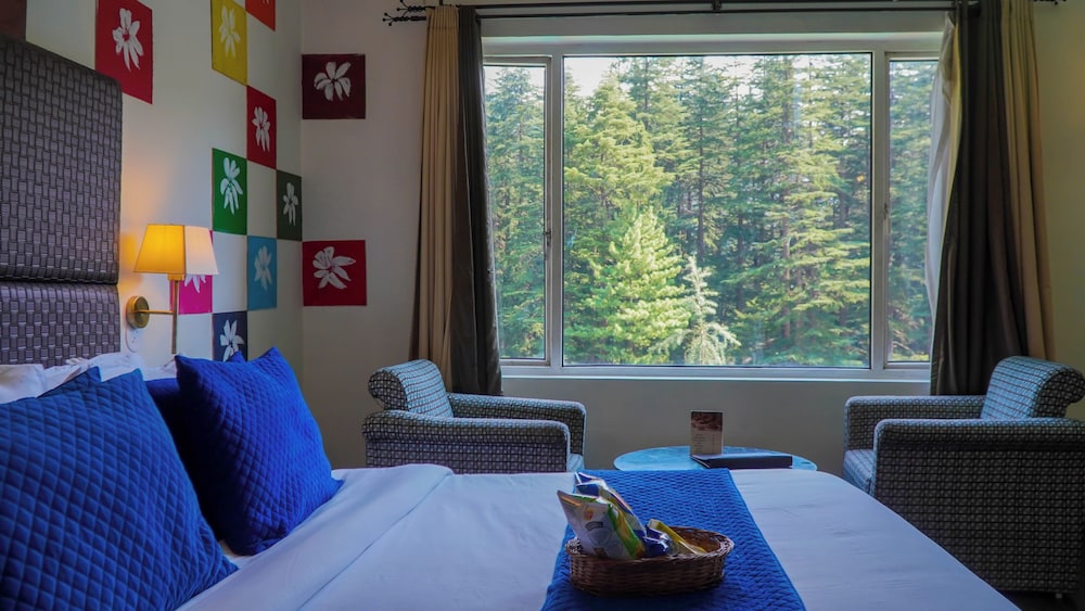 Golden Tulip Manali 25/92