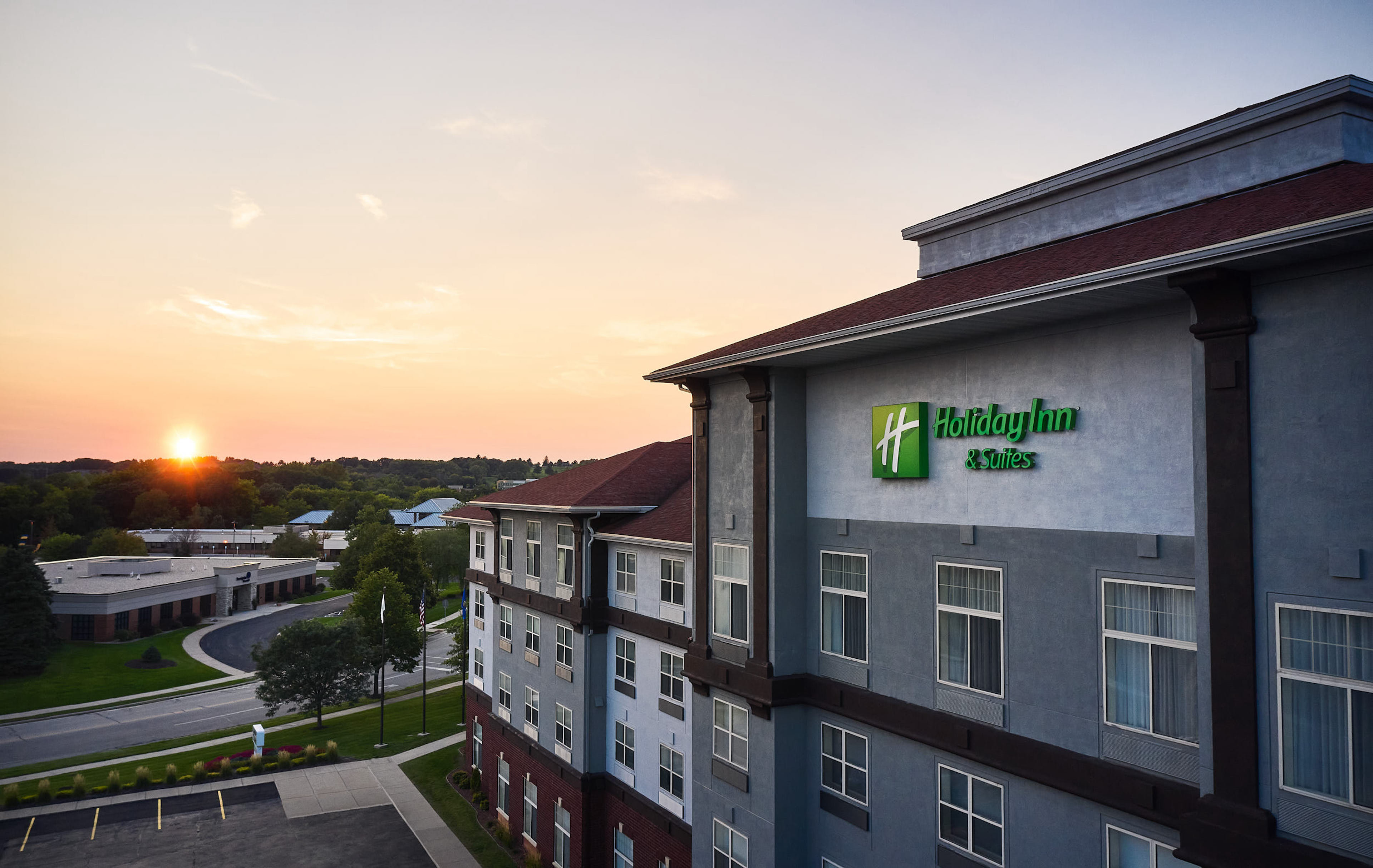 Holiday Inn Hotel And Suites Madison West 4/74