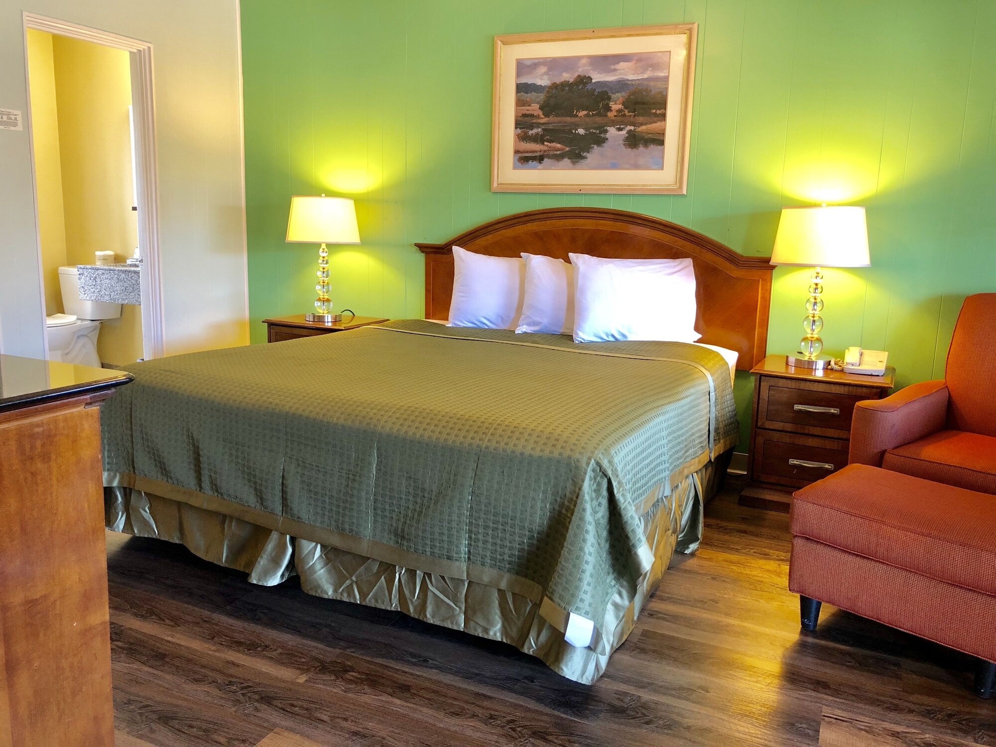 BASIC, STUDIO, KING BED, KITCHEN