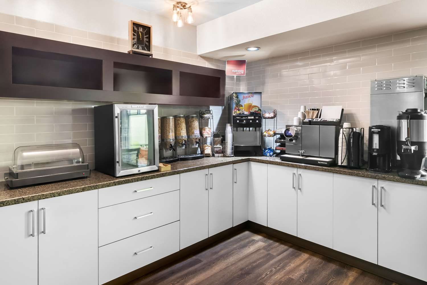 Best Western Plus Osoyoos Hotel And Suites 4/50